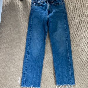 Levi’s Wedgie Straight leg jean size 25